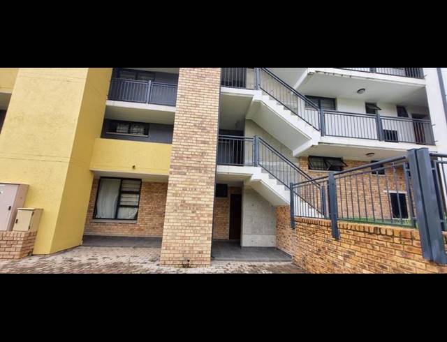 2 BEDROOM APARTMENT FOR SALE IN AMBERFIELD